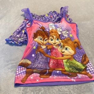 Girl’s pajama set.